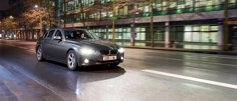 PHILIPS_U2510_LED_Ultinon_Classic_urban_bmw_rolling-gallery-1.webp
