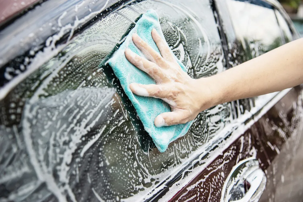 Glass cleaner 3.webp